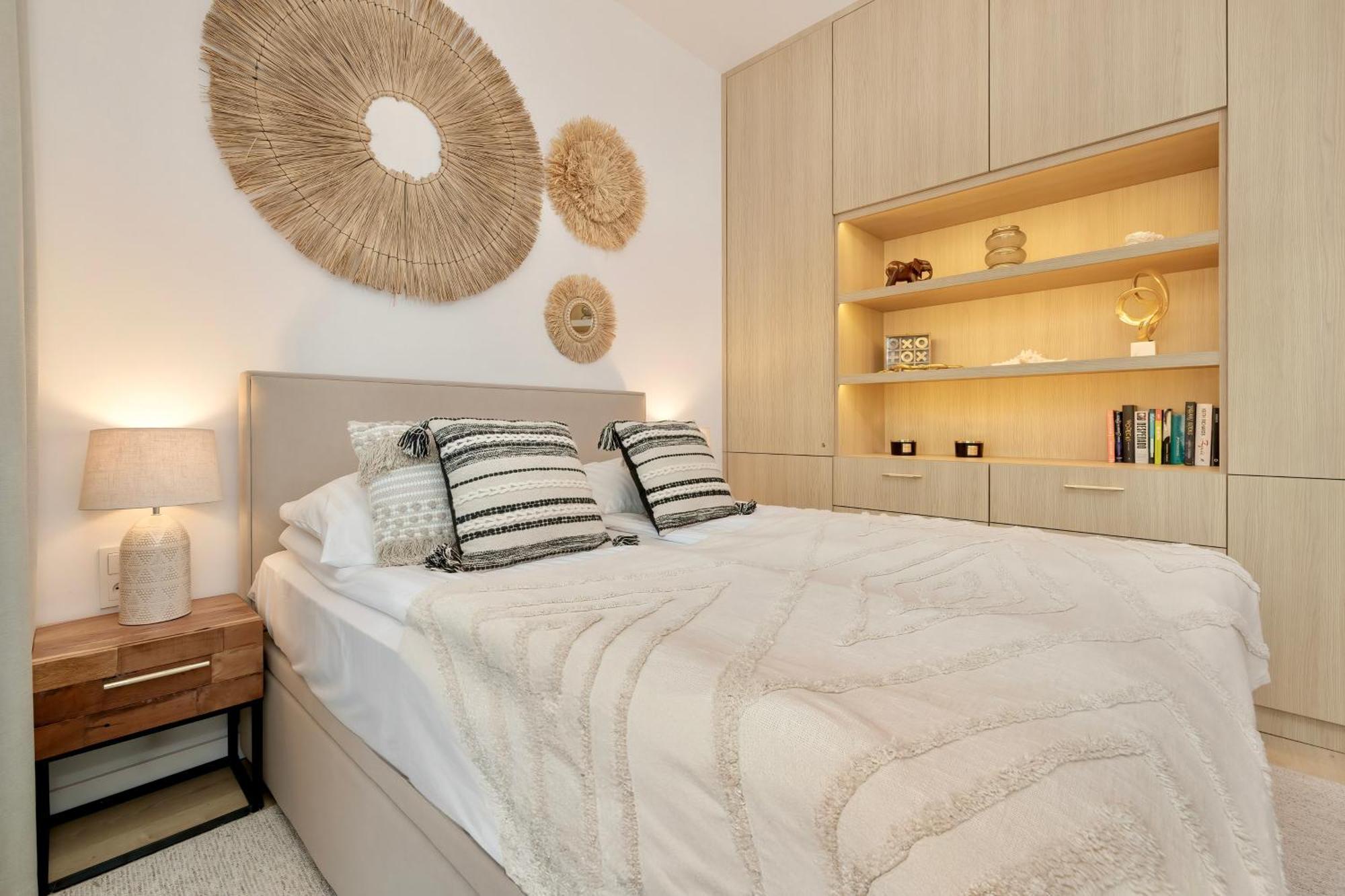 Shelter Luxury Apartment *